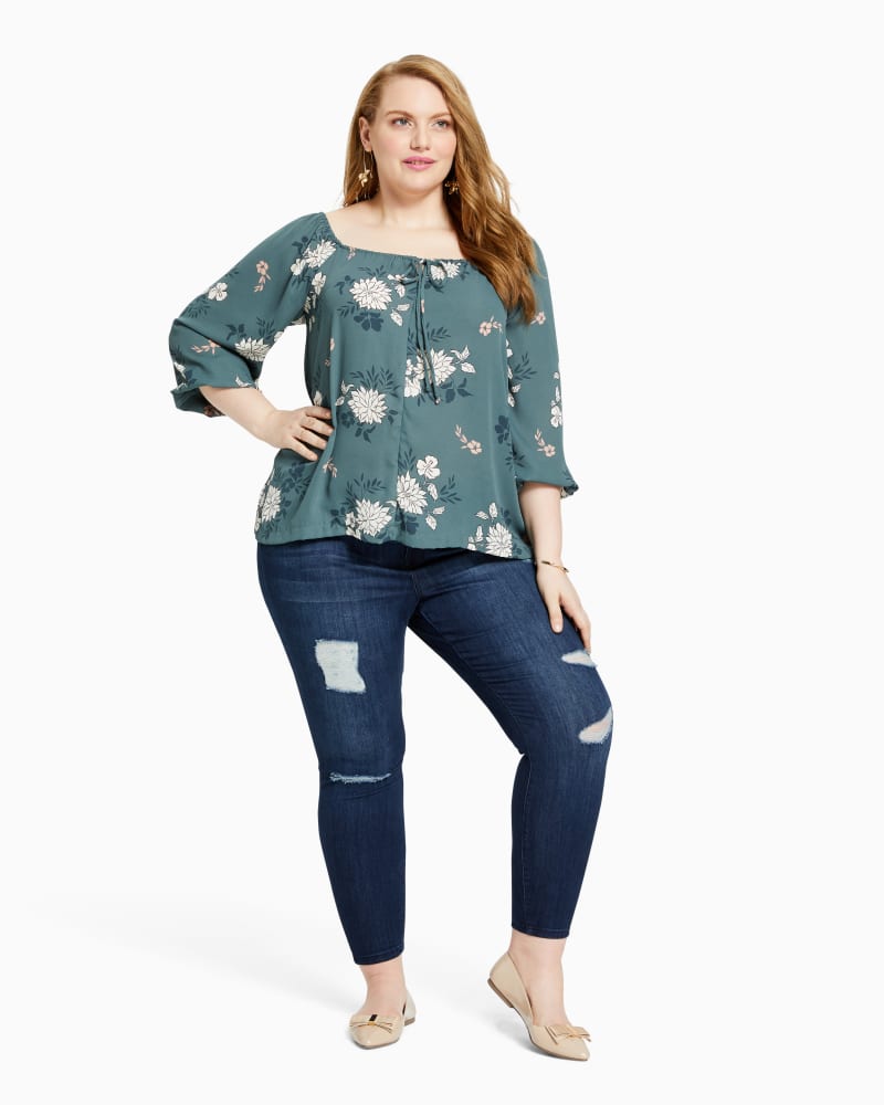 Plus size model with hourglass body shape wearing Marisela Peasant Blouse by Downing Studio | Dia&Co | dia_product_style_image_id:117598